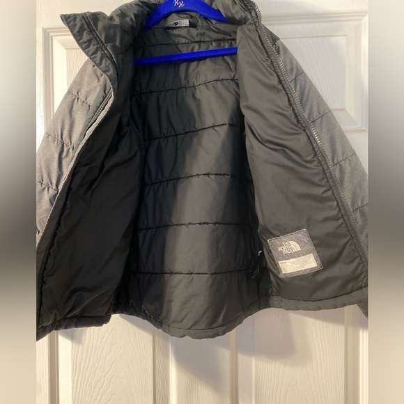 Boys North Peak insulated jacket. - Picture 4 of 4